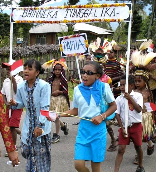 munro-06bhinneka.jpg munro-06bhinneka.jpg